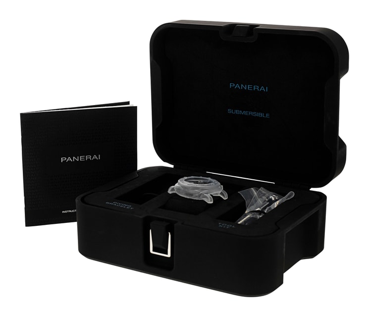 Panerai Submersible PAM00683 Image 4